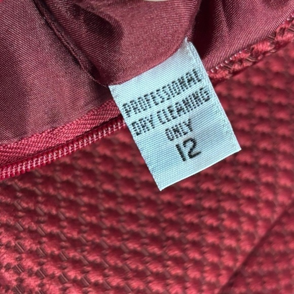 DARBY SCOTT TIERED SQUARE NECK SHORT SLEEVE JACQUARD RED HOLIDAY COCKTAIL DRESS - Picture 13 of 14